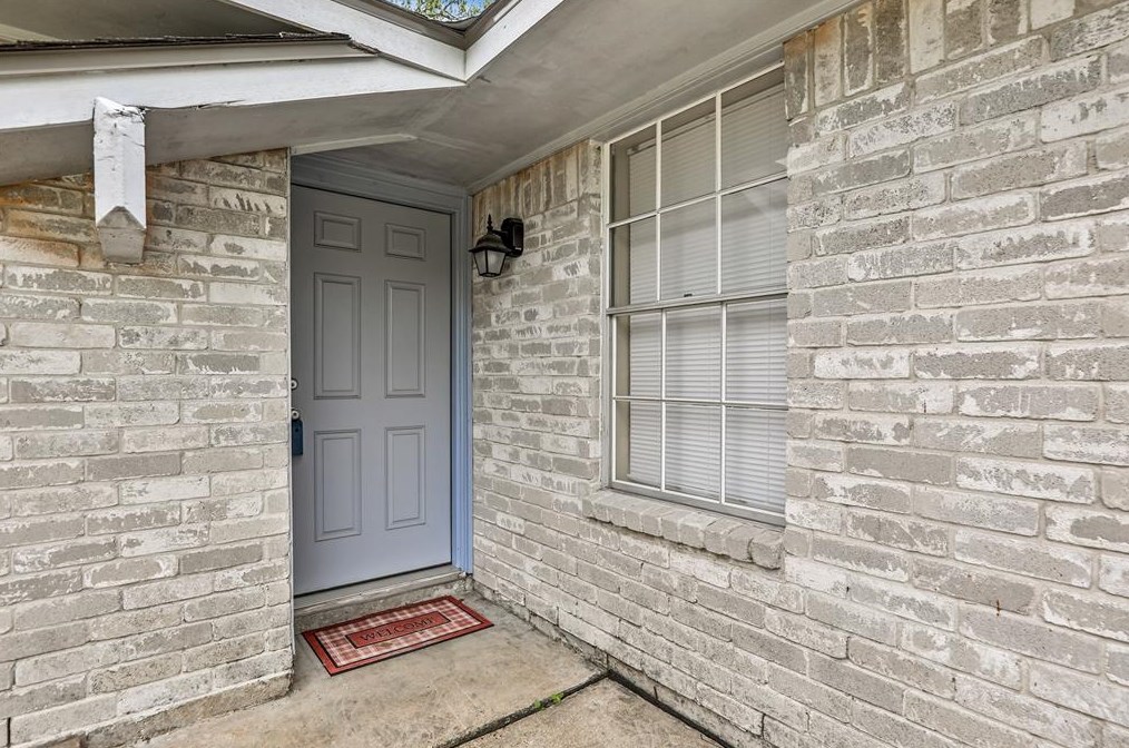 8626 Cottage Gate Ln, Houston TX  77088-5000 exterior