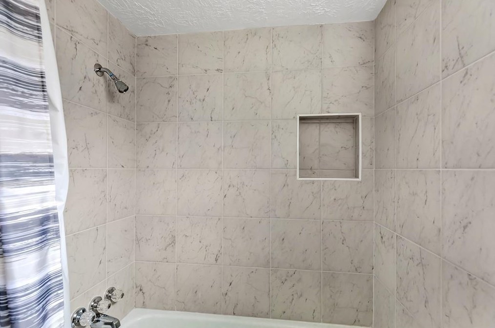 8626 Cottage Gate Ln, Houston TX  77088-5000 exterior