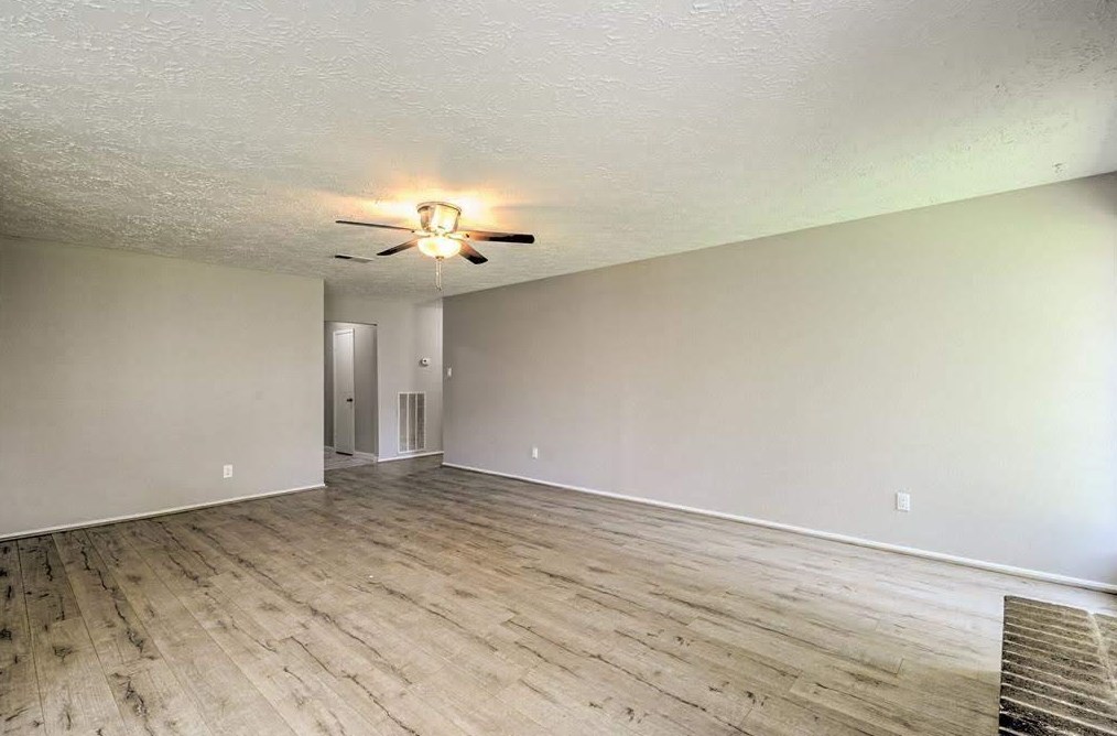 16818 Dutch Ridge Dr, Sugar Land TX  77498-1912 exterior