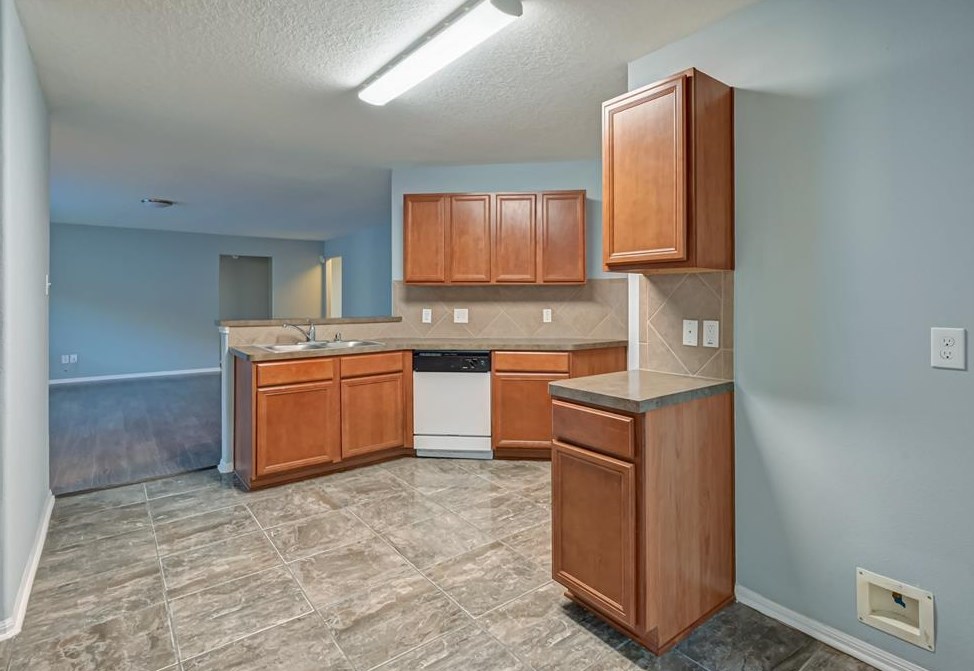 2746 Iris Vly Way, Houston TX  77038-1319 exterior