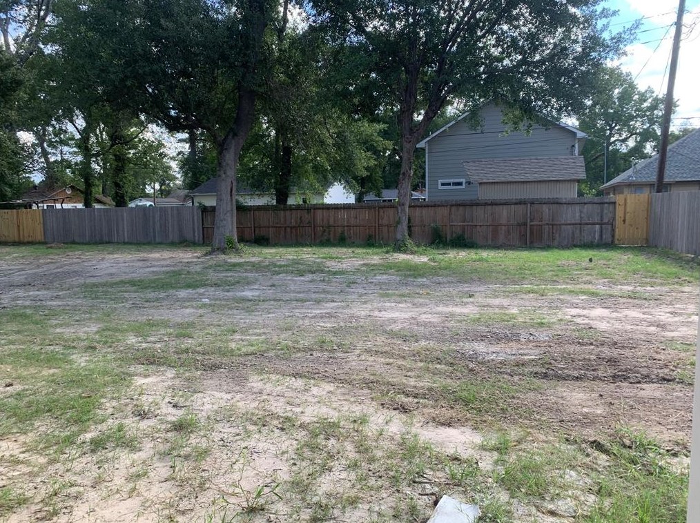 2610 Carmel, Houston TX  77091-2816 exterior