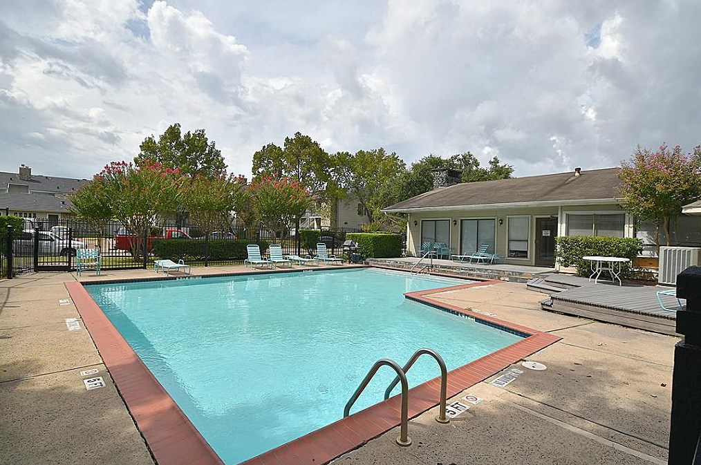 3843 Tanglewilde St, Houston TX  77063-7201 exterior