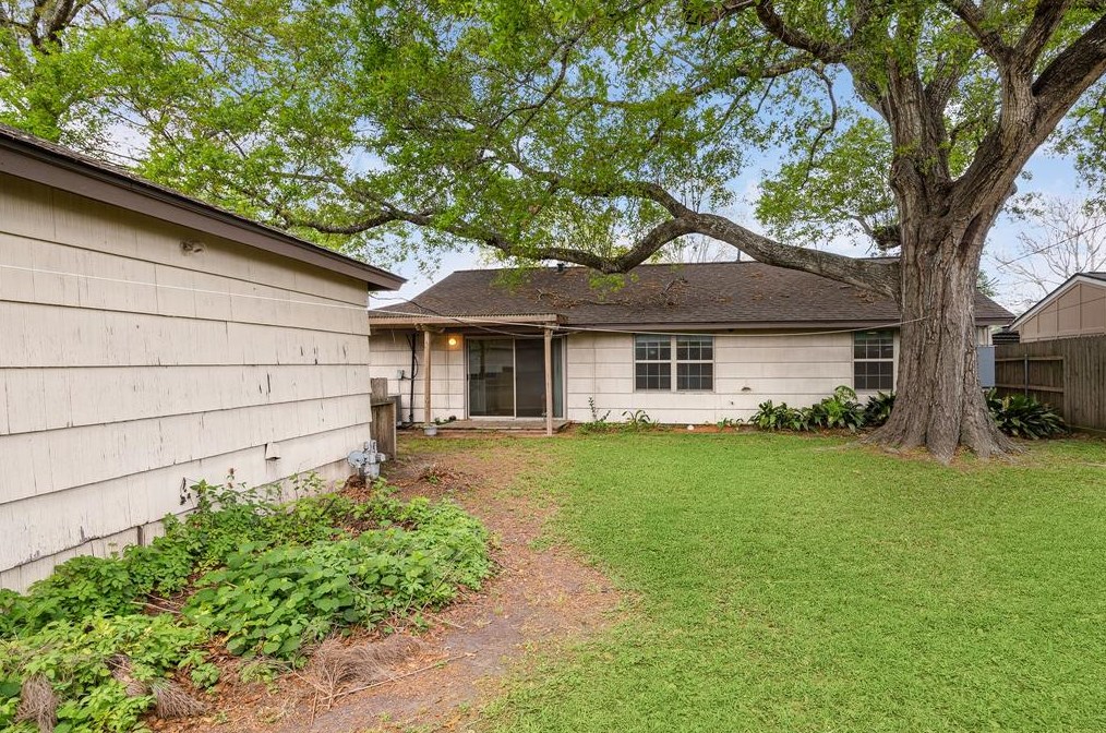 4845 Kinglet St, Houston TX  77035-3025 exterior