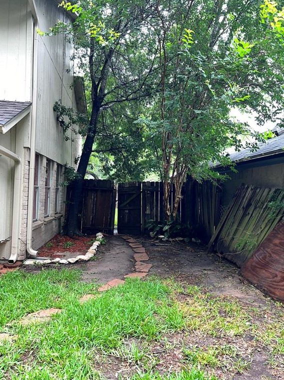 16631 Capewood Dr, Humble TX exterior