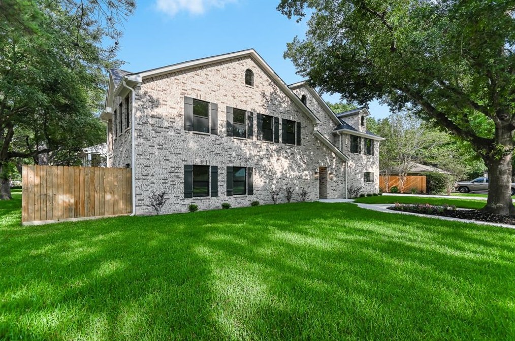 10023 Springwood Forest Dr, Houston TX  77080-6442 exterior