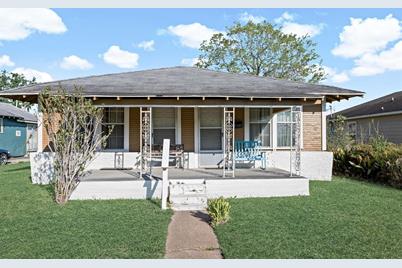 1027 13th Street, Port Arthur, TX 77640 - Photo 1
