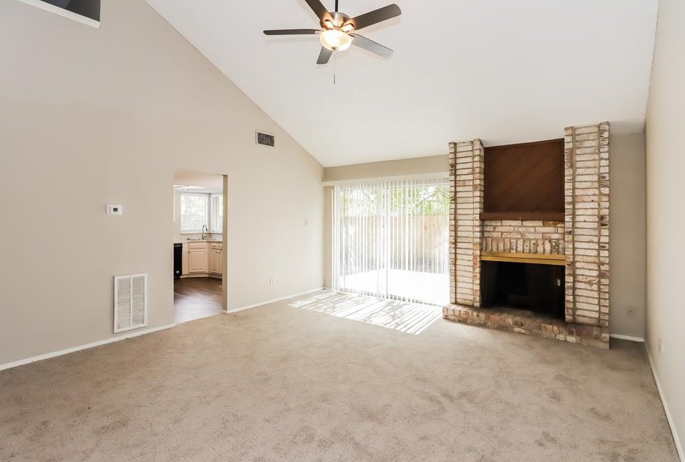 7627 Secretariat Ln, Houston TX  77071-3011 exterior