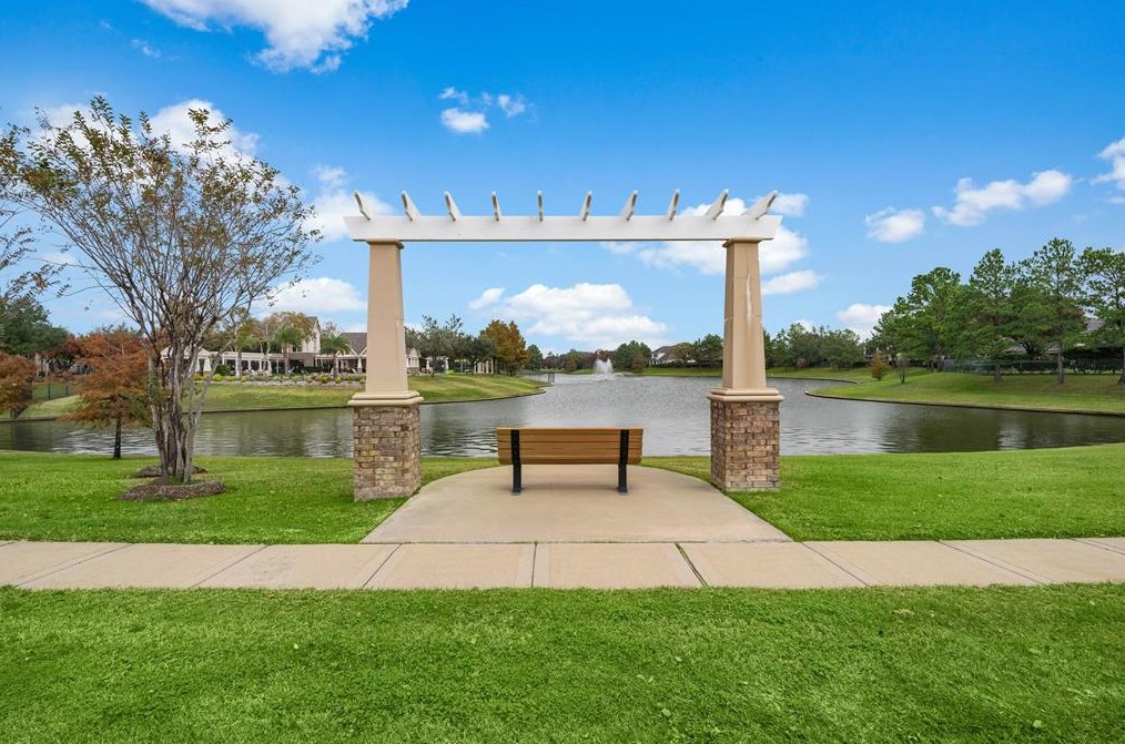 6518 Pinewood Trace Ln, Houston TX  77041-7241 exterior
