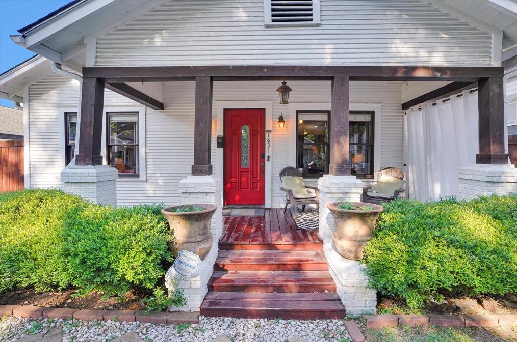 1831 Tabor, Houston TX  77009-6143 exterior