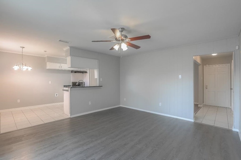 11106 Roandale Dr, Houston TX  77048-1521 exterior