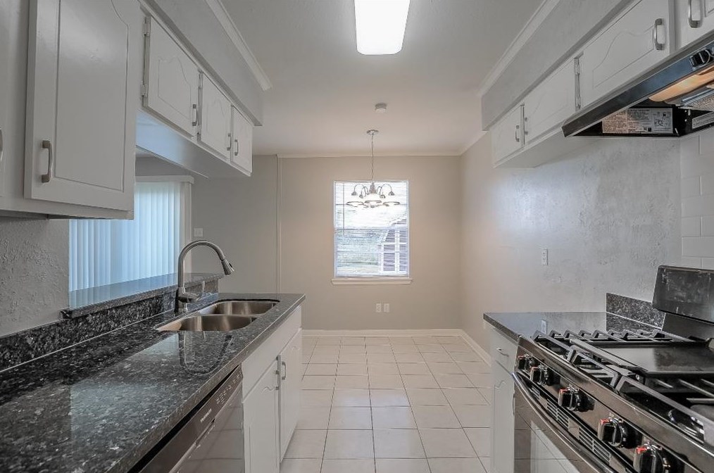 11106 Roandale Dr, Houston TX  77048-1521 exterior
