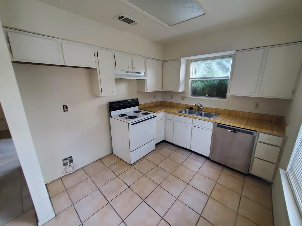 7610 Lemma Dr, Houston TX  77041-1550 exterior