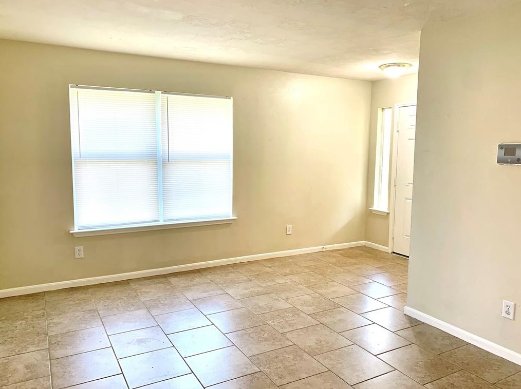 7107 Cloaksdale Ln, Cypress TX  77433-1936 exterior