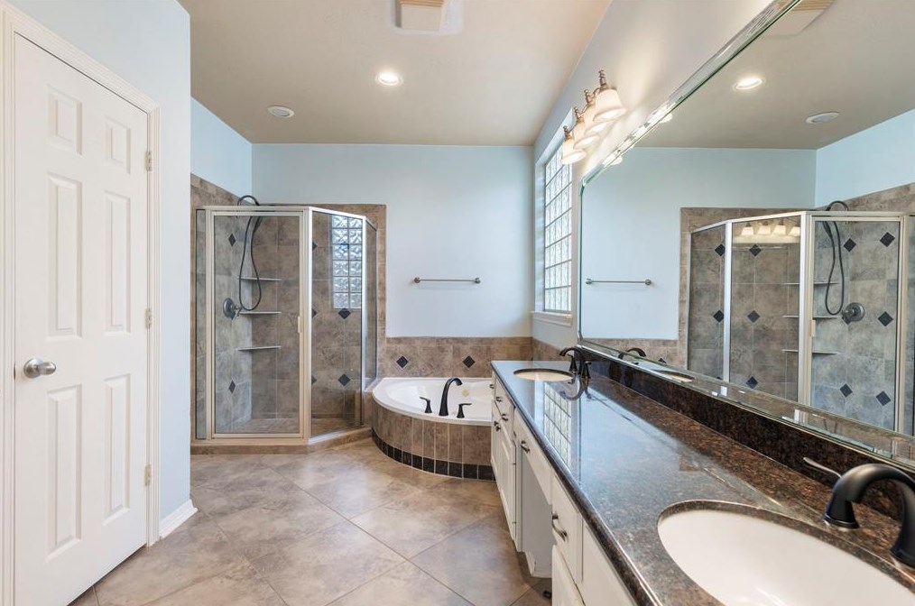 38 Evian Path Ct, Spring TX 77382-1317 exterior