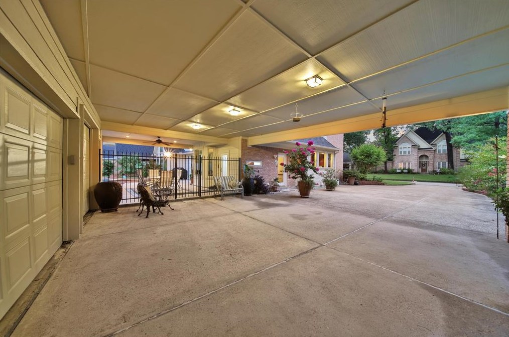 5815 Spring Lodge Dr, Humble TX 77345-2450 exterior