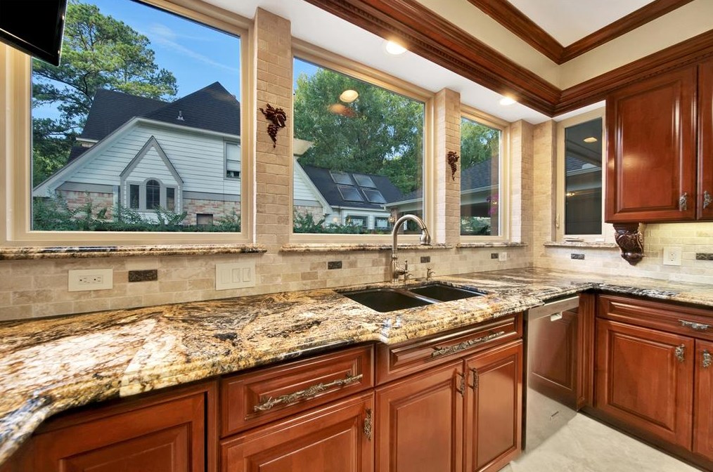 5815 Spring Lodge Dr, Humble TX 77345-2450 exterior