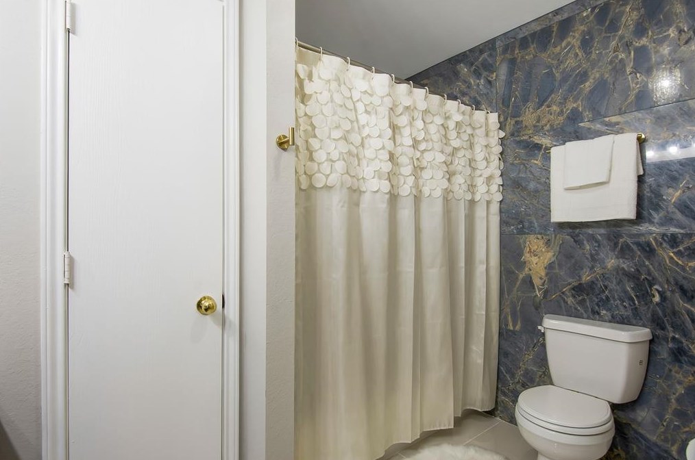 1804 Capron, Houston TX 77020-4008 exterior