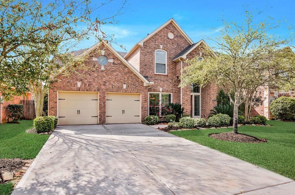 2922 Red Maple Dr, Katy TX  77494-3204 exterior