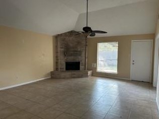 4035 Green Crest Dr, Houston TX  77082-4050 exterior