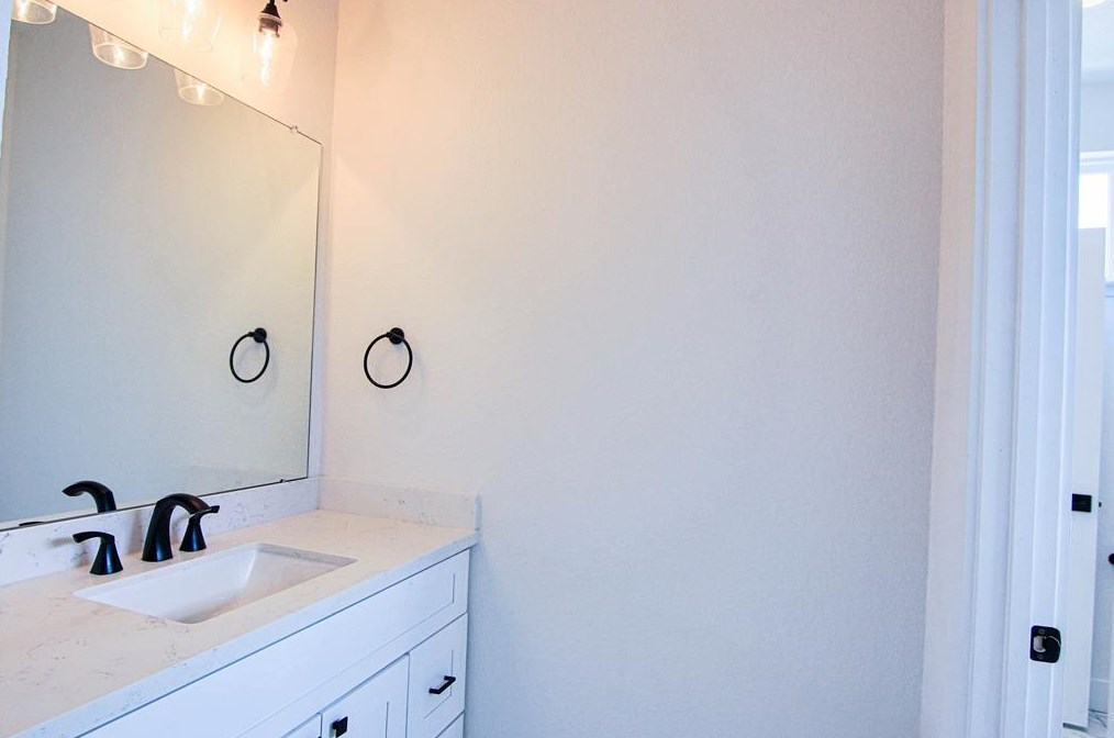 1216 Mcneil, Houston TX  77009-6421 exterior