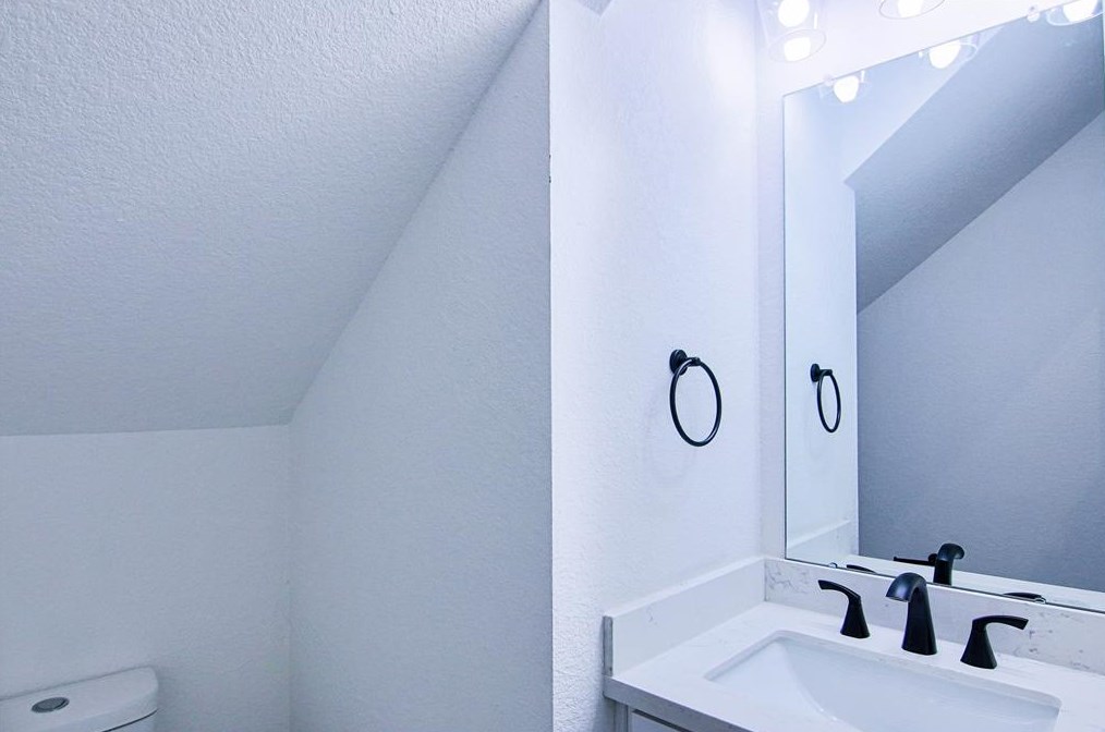 1216 Mcneil, Houston TX  77009-6421 exterior