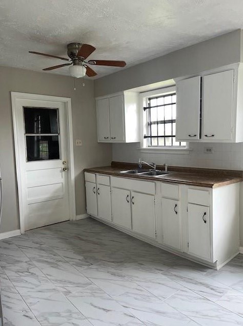 5947 Bellfort St, Houston TX  77033-1335 exterior