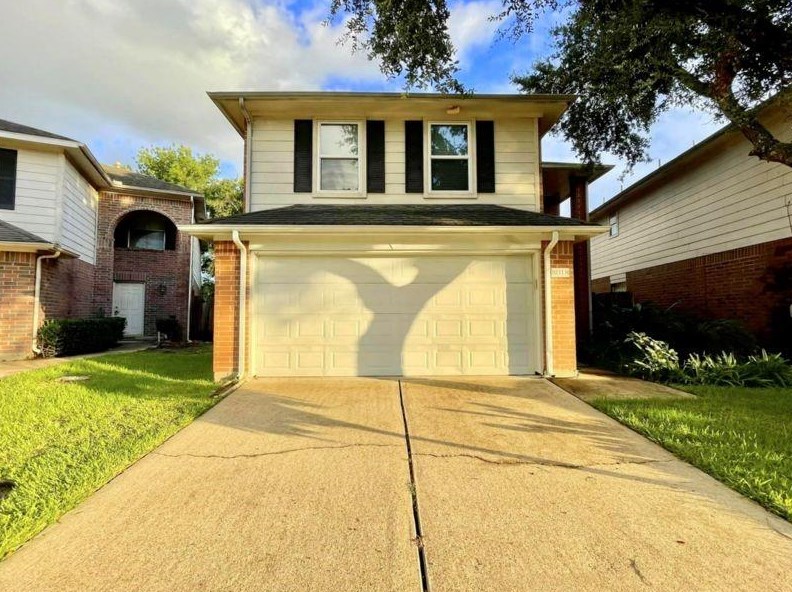 8018 Golf Green Cir, Houston TX  77036-4051 exterior