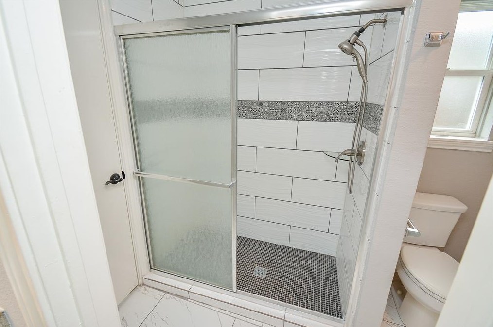 1727 Ashford Holw Ln, Houston TX  77077-5814 exterior