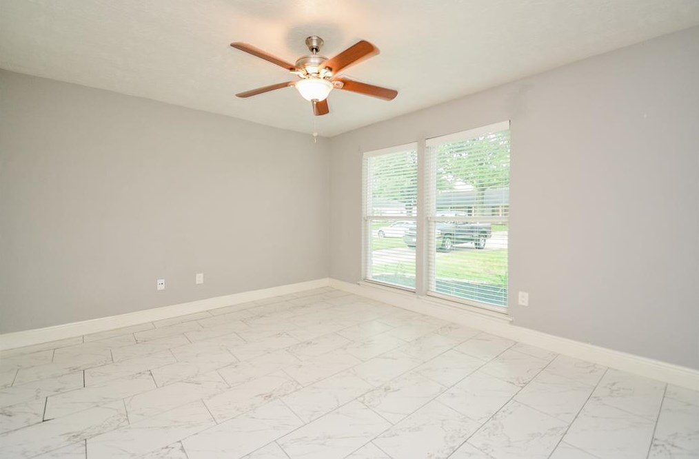 1727 Ashford Holw Ln, Houston TX  77077-5814 exterior