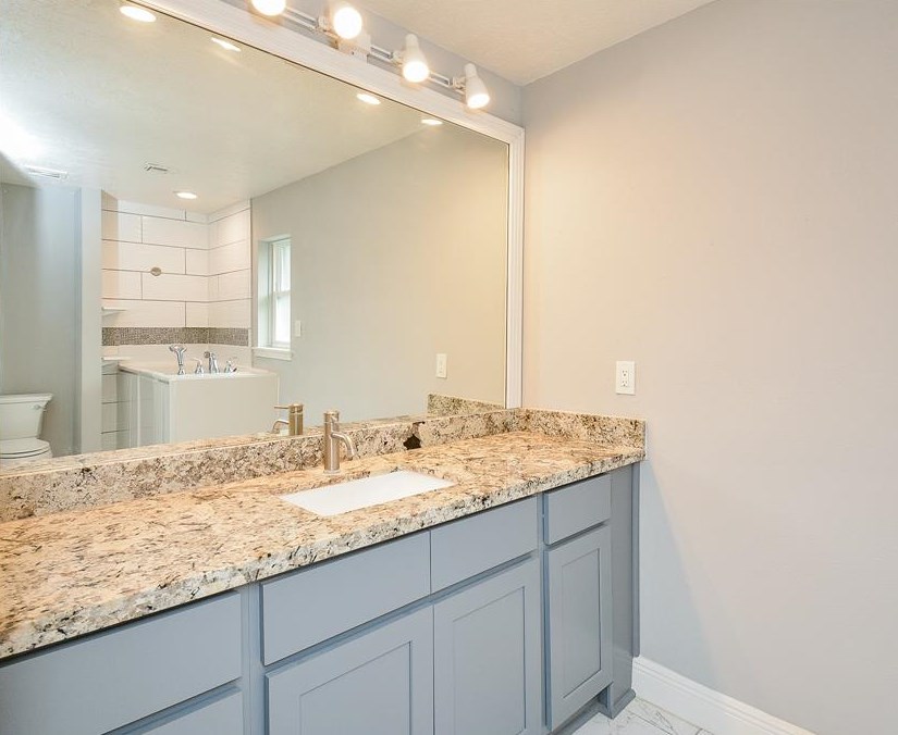 1727 Ashford Holw Ln, Houston TX  77077-5814 exterior