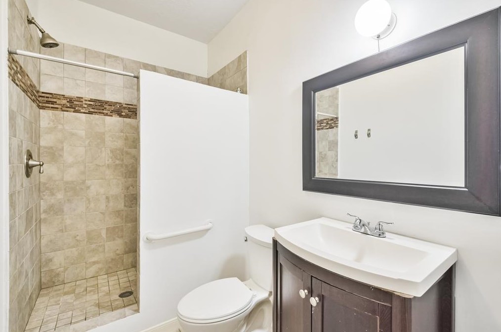 316 Fairbanks St, Houston TX  77009-1810 exterior