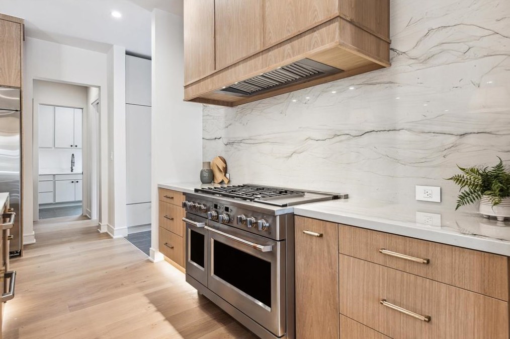 354 Westminster Dr, Houston TX  77024-5623 exterior