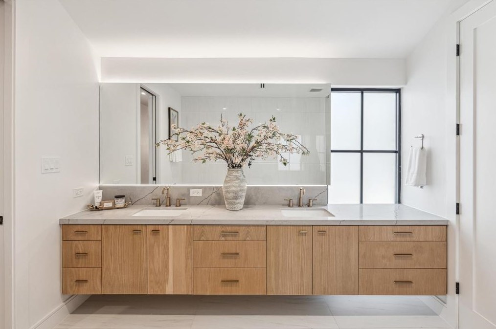 354 Westminster Dr, Houston TX  77024-5623 exterior