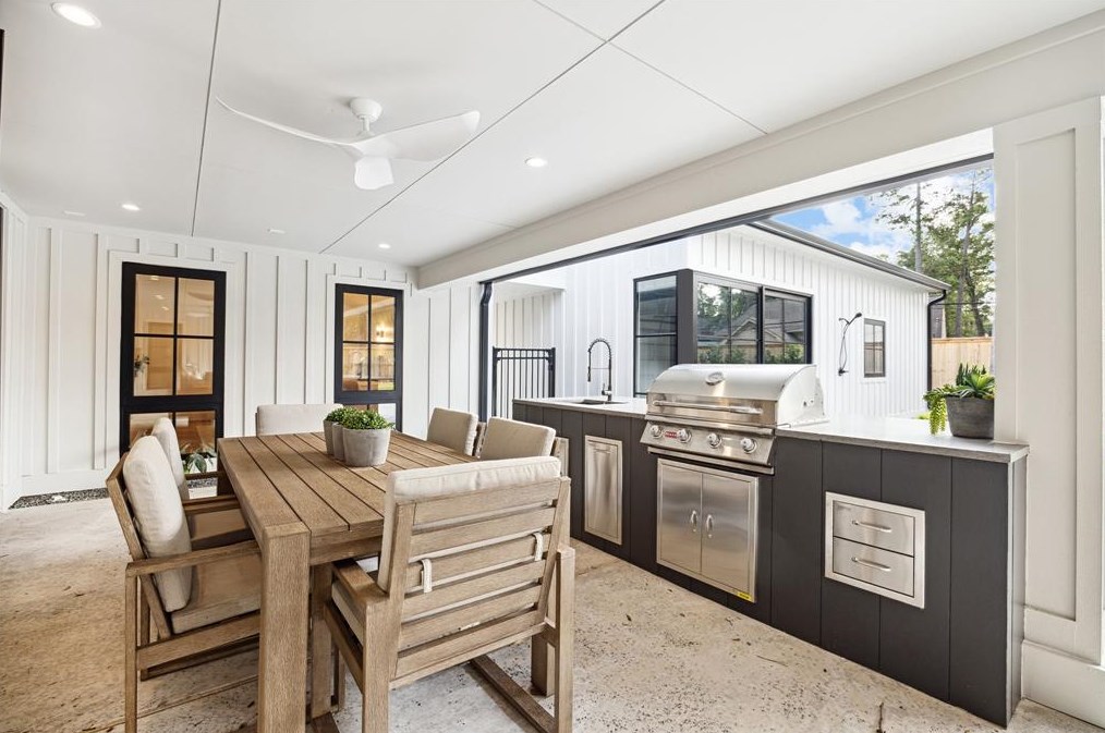 354 Westminster Dr, Houston TX  77024-5623 exterior