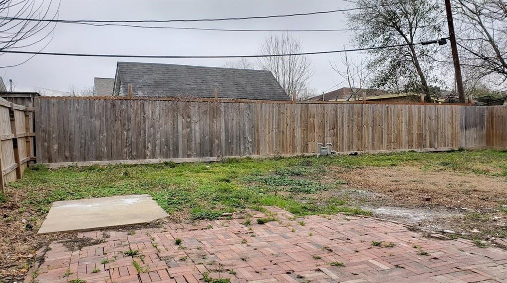 5727 Sweetbriar, Houston TX  77017-6424 exterior