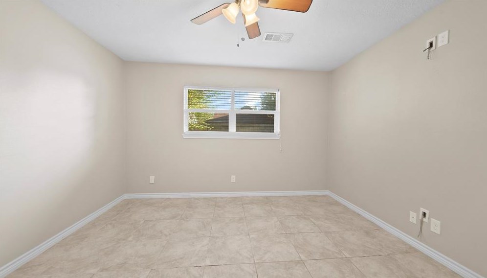 11303 Sageheather Dr, Houston TX  77089-4605 exterior