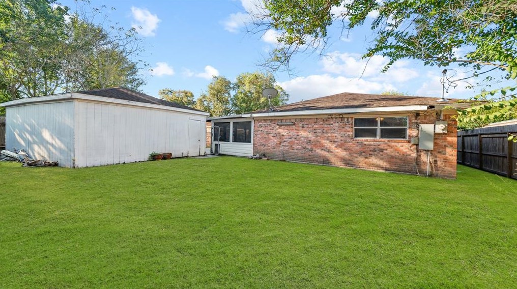 11303 Sageheather Dr, Houston TX  77089-4605 exterior