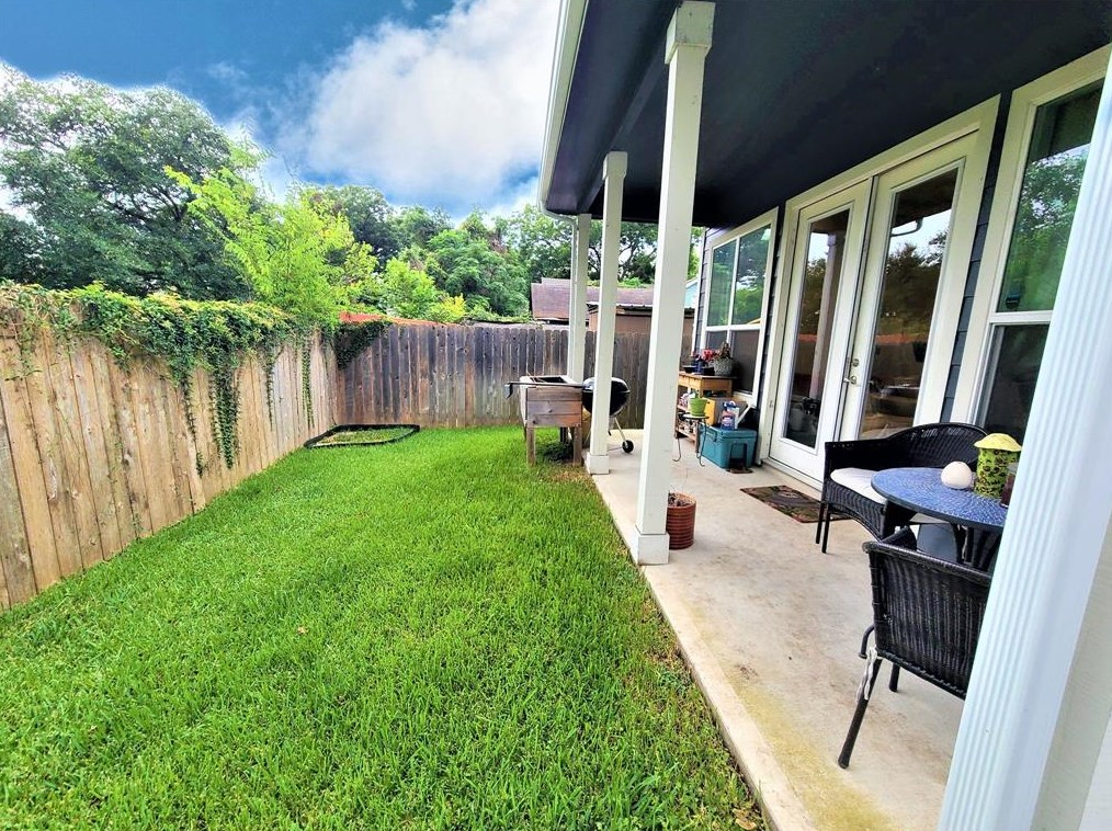 3301 Omega St, Houston TX  77022-5231 exterior