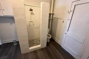 1320 Montezuma St, Columbus, TX 78934 - Photo 11