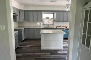 1320 Montezuma St, Columbus, TX 78934 - Photo 17