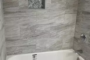 1320 Montezuma St, Columbus, TX 78934 - Photo 5