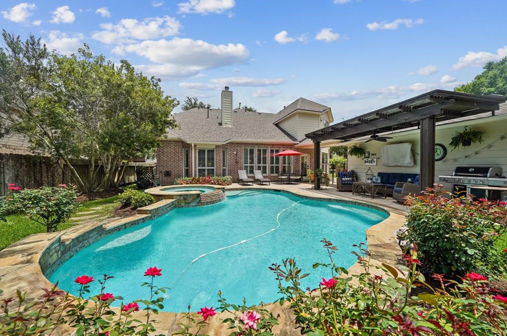 1603 Brookstone Ln, Sugar Land TX  77479-1895 exterior