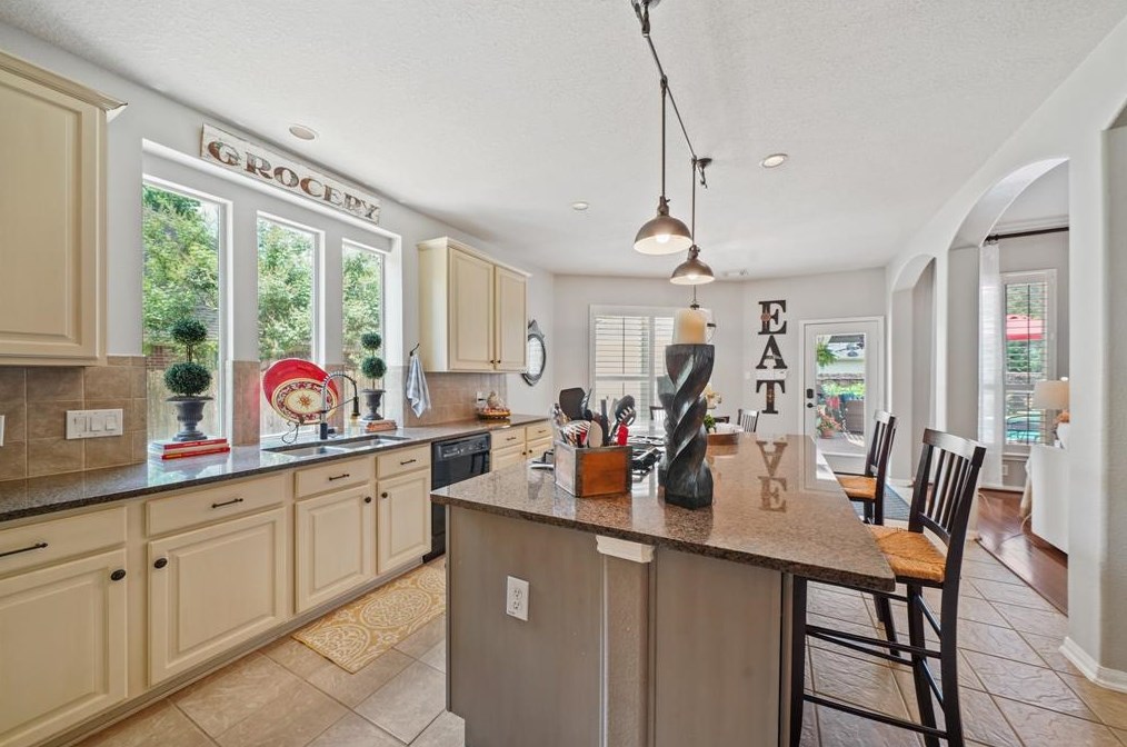 1603 Brookstone Ln, Sugar Land TX  77479-1895 exterior