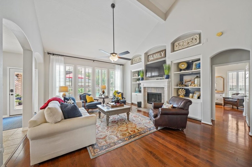 1603 Brookstone Ln, Sugar Land TX  77479-1895 exterior