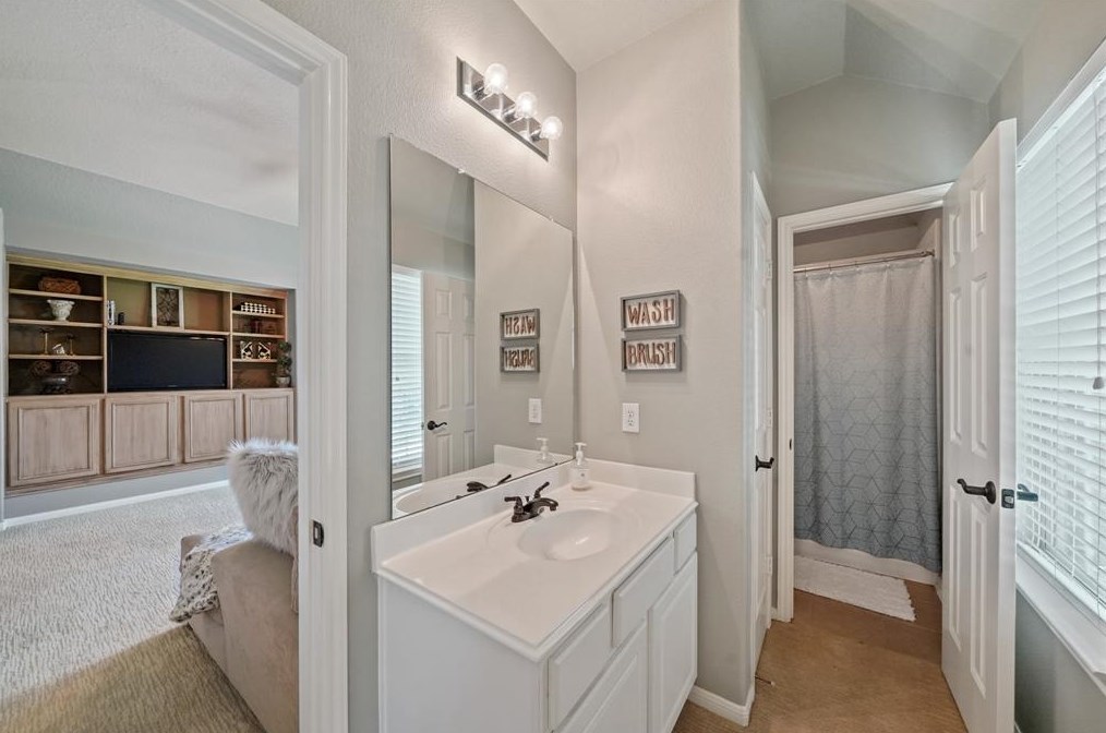 1603 Brookstone Ln, Sugar Land TX  77479-1895 exterior