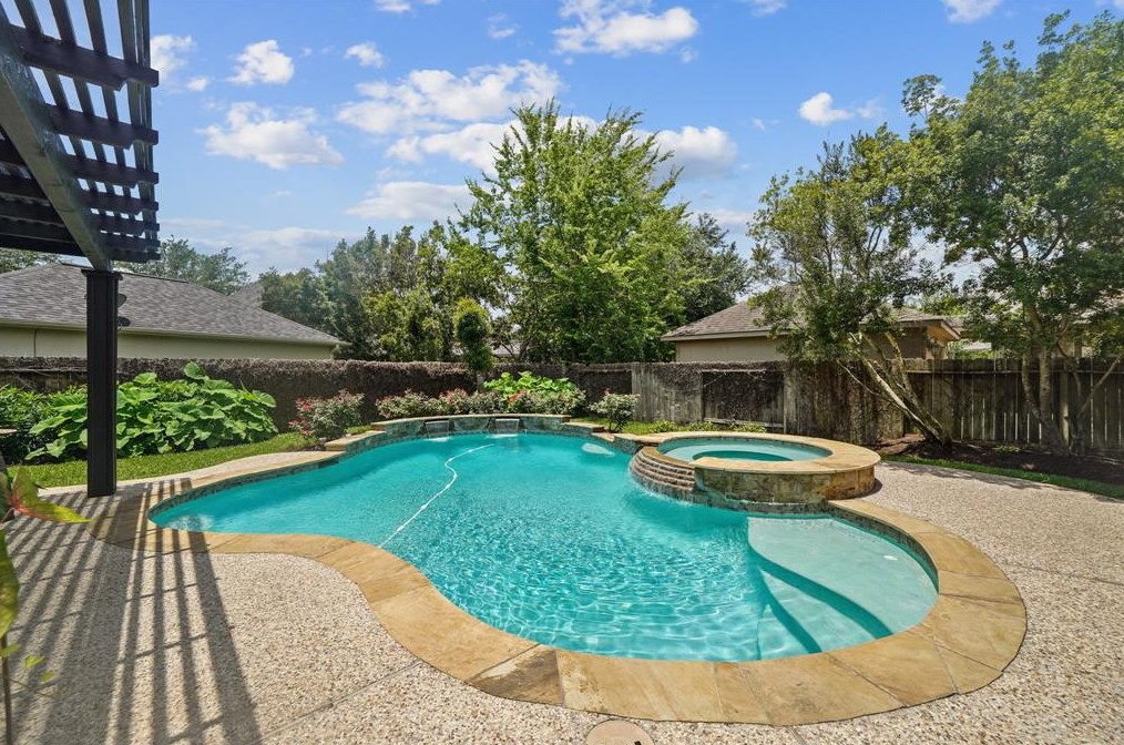 1603 Brookstone Ln, Sugar Land TX  77479-1895 exterior