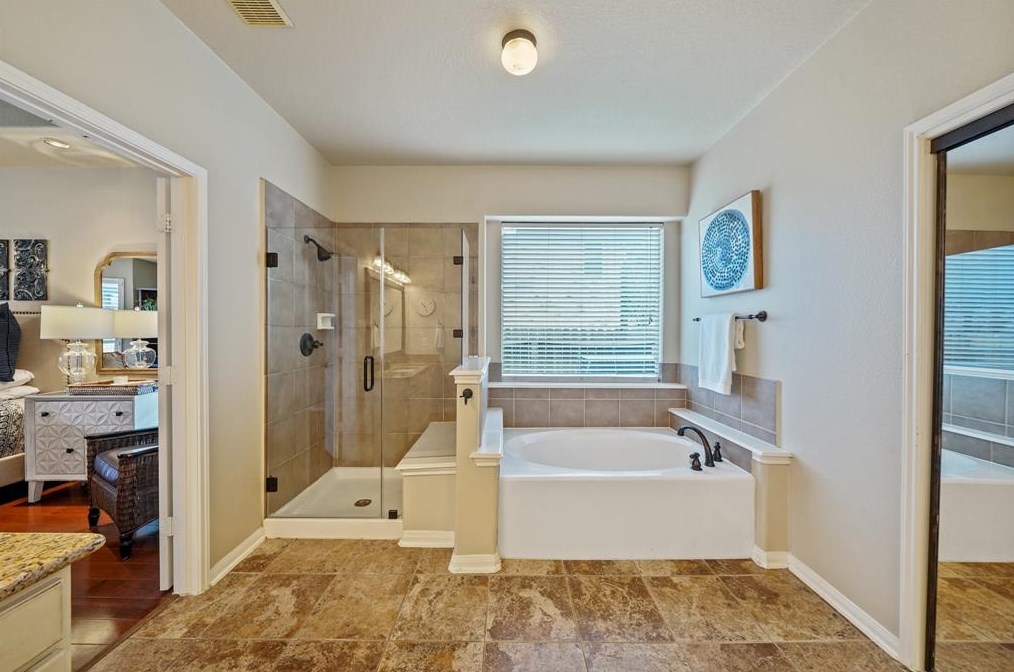 1603 Brookstone Ln, Sugar Land TX  77479-1895 exterior
