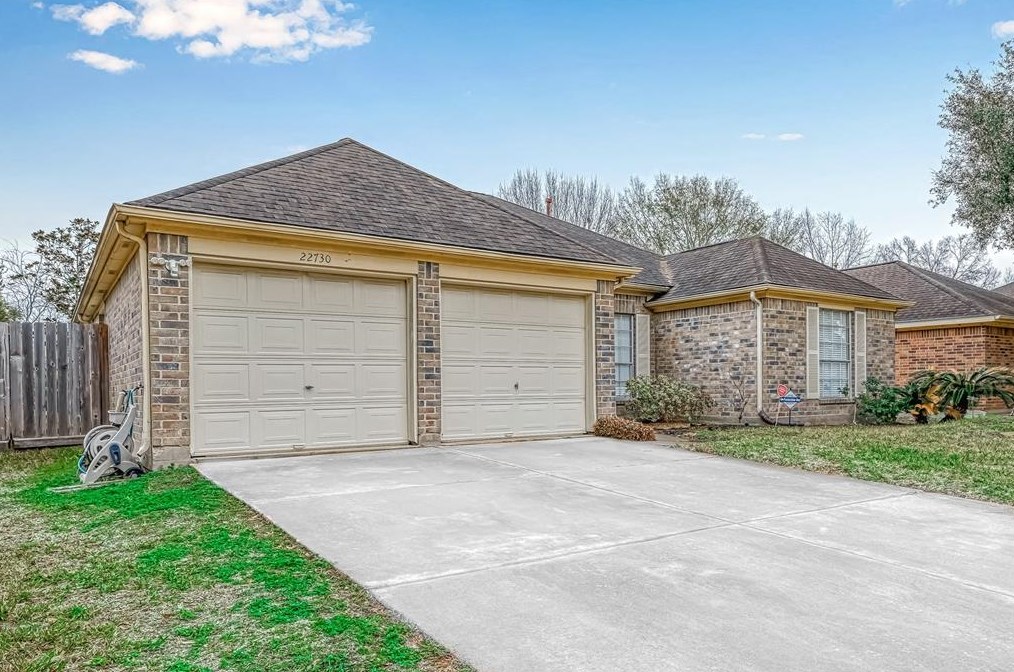 22730 Rangeview Dr, Katy TX  77450-3200 exterior