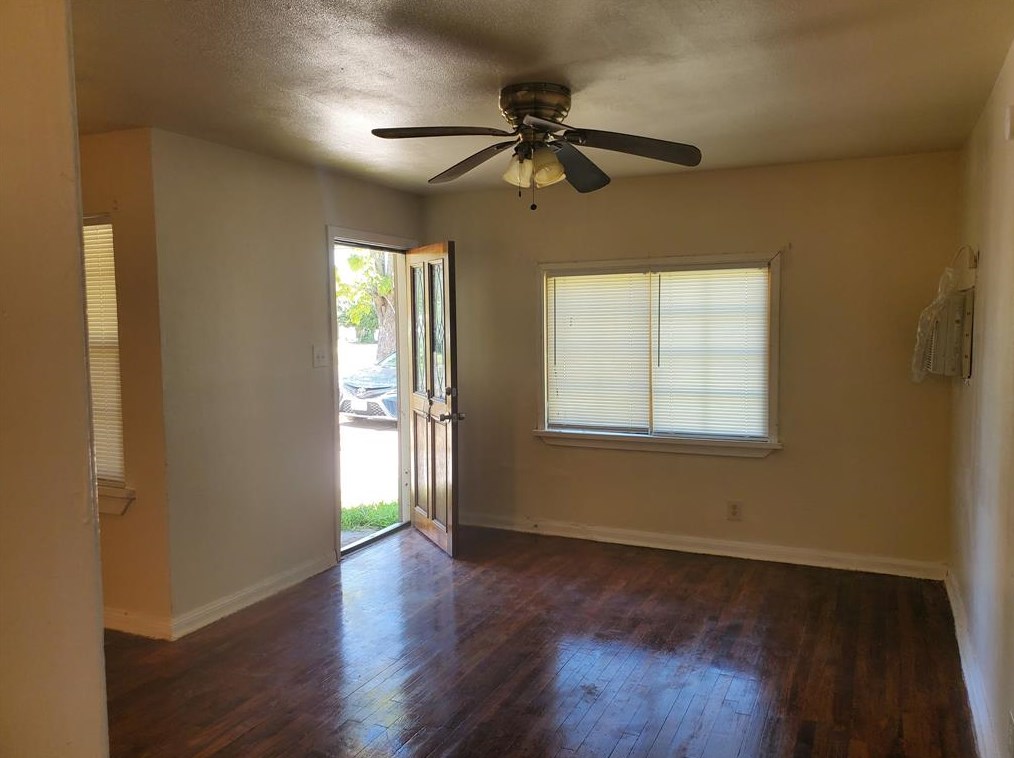 4858 Clover St, Houston TX  77033-4020 exterior