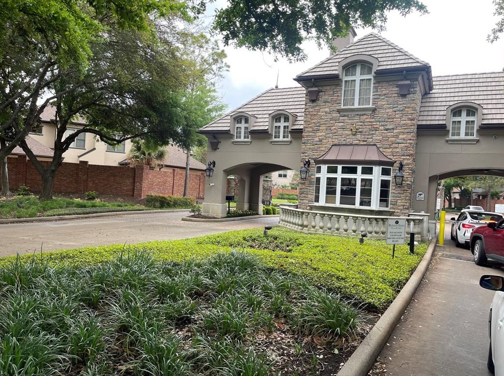 11515 St Germain Way, Houston TX  77082-2731 exterior